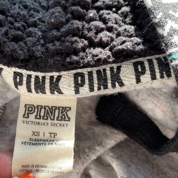 Pink Victoria's Secret Holiday Snowflake Onesie W/Sherpa Hood Size XS - Picture 3 of 7